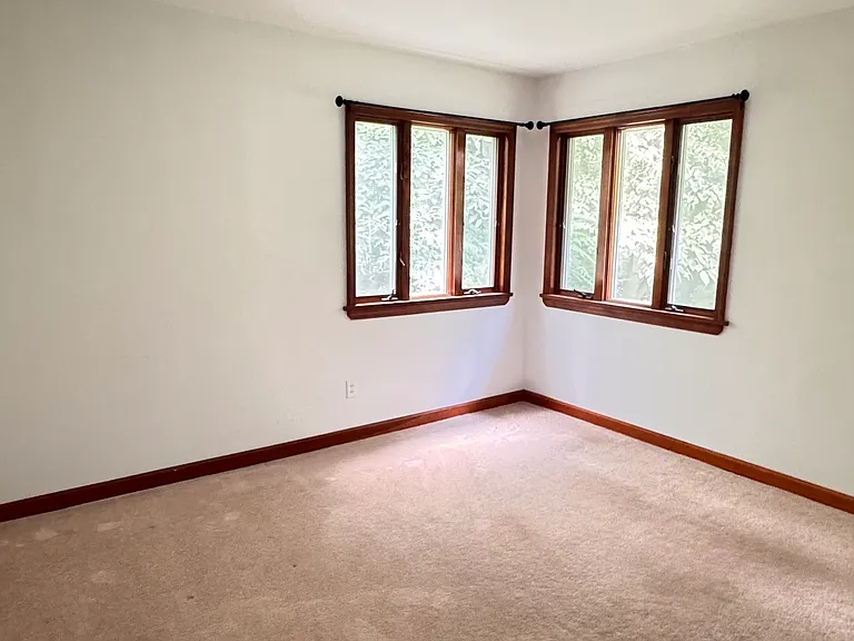 8 Midwood Rd — Photo 12