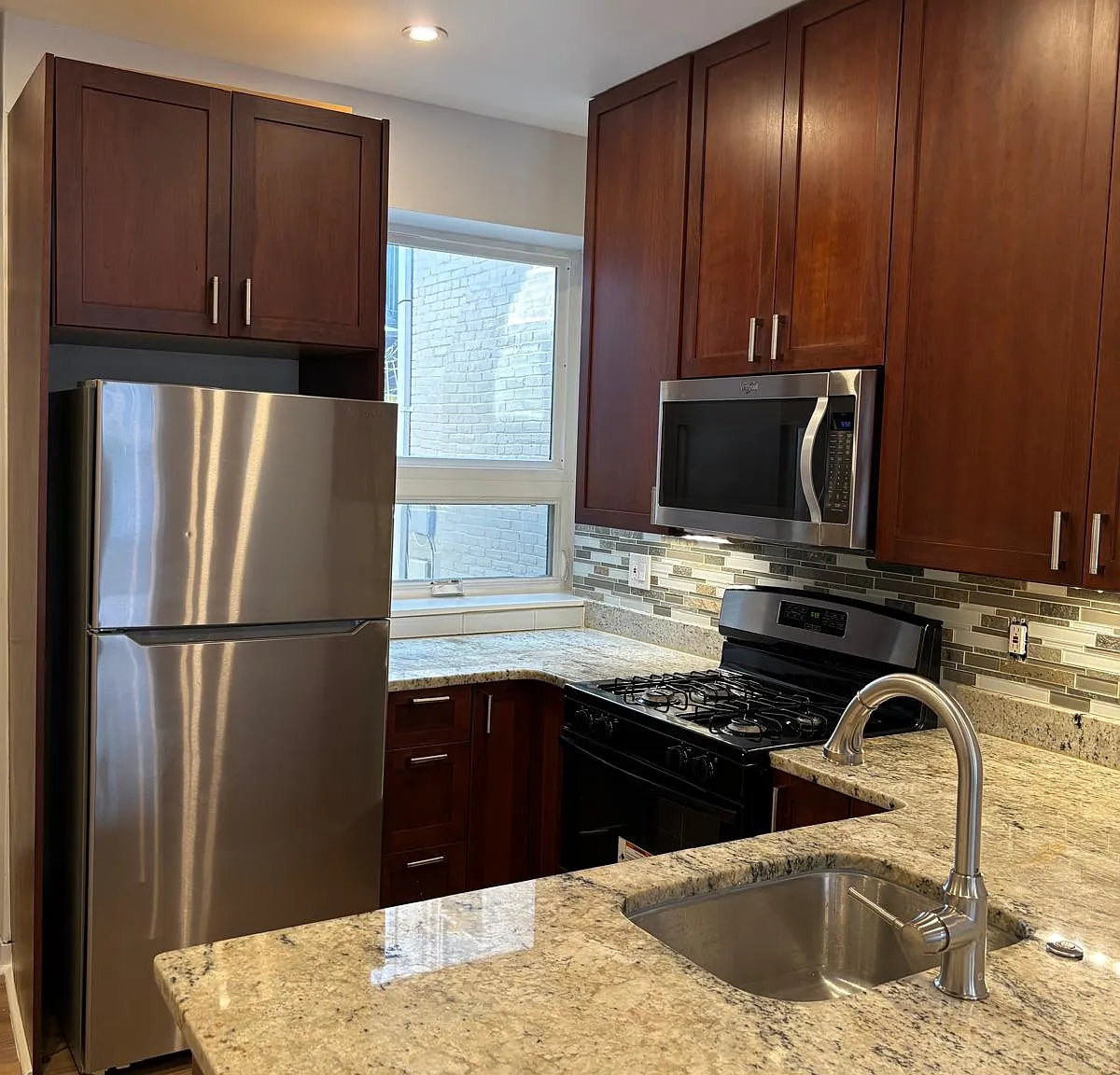1 bed, 800 sqft, $2,400 — Photo 4