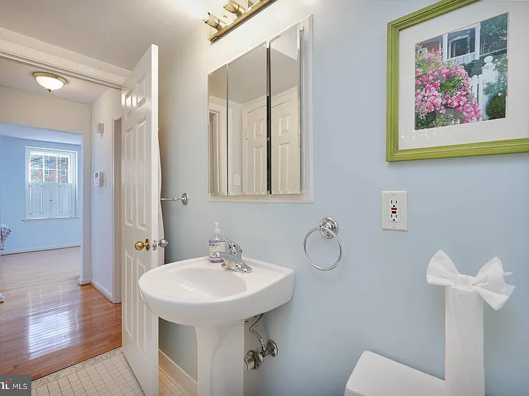 3630 39th St NW #B530 — Photo 5