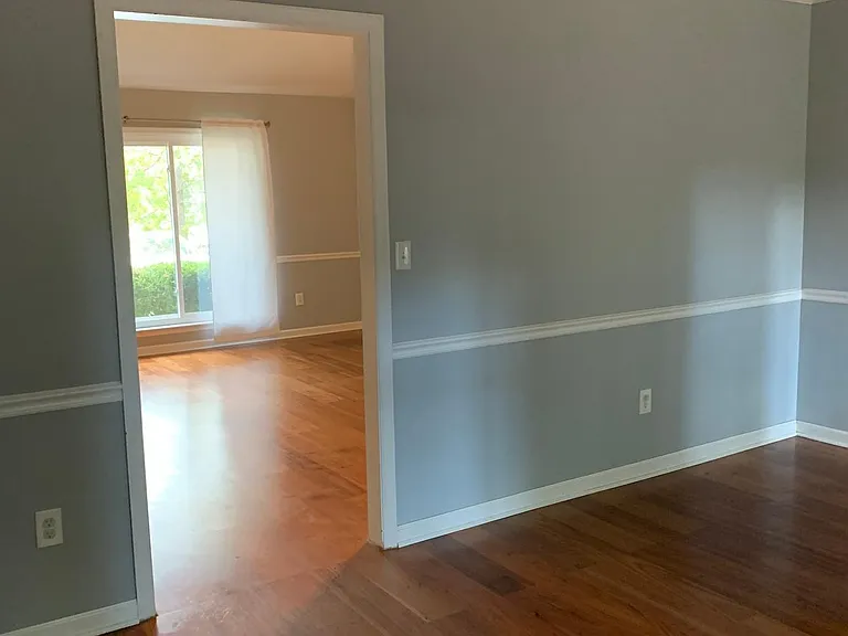 670 Tara Ln — Photo 9