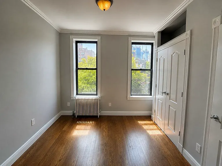 697 10th Ave #2FS — Photo 2