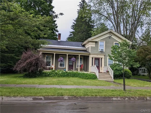 65 Lebanon St, Hamilton, NY 13346