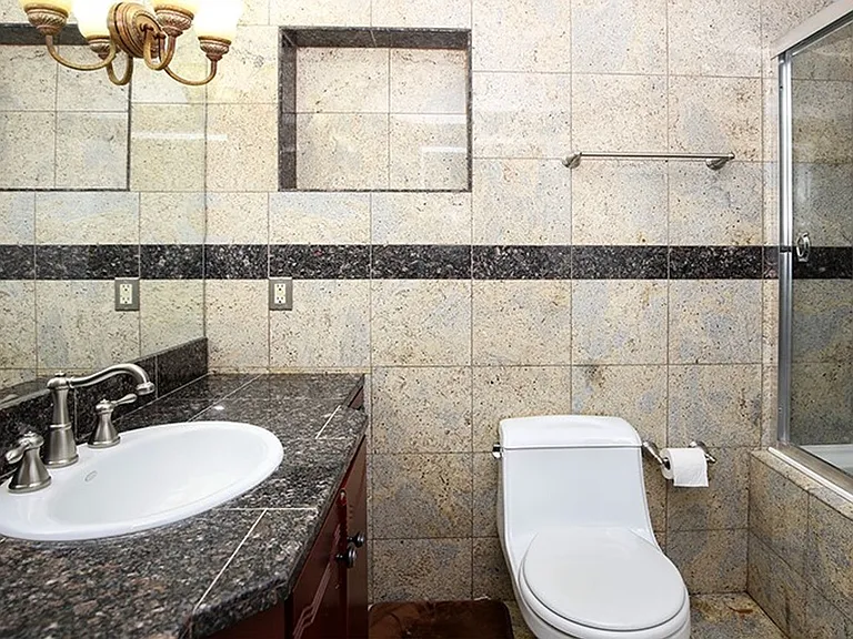 7400 Blewett Ave — Photo 11