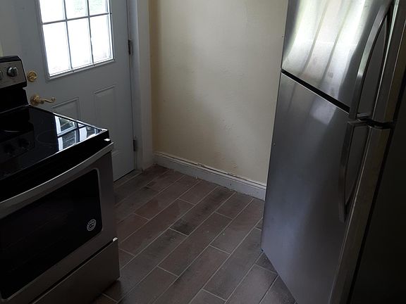 3rd image of 102 2nd Ave APT D