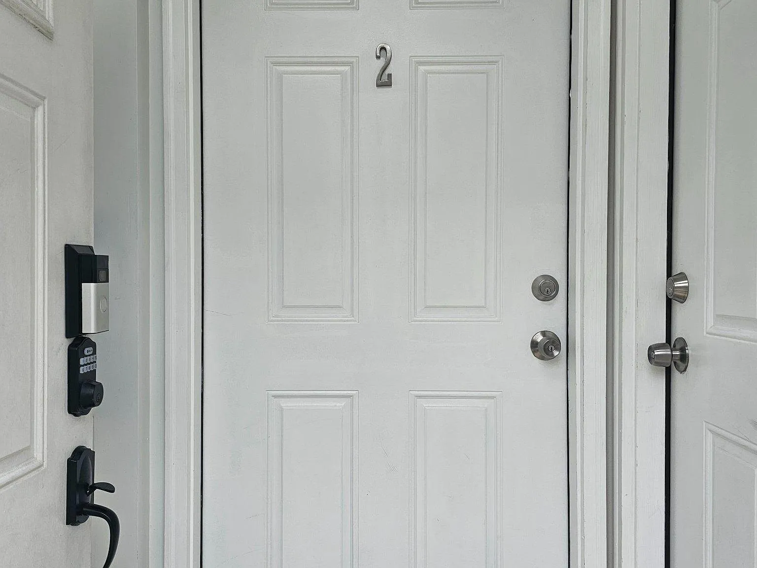 2 bed, 1.5 bath, 1200 sqft, $1,700 — Photo 2