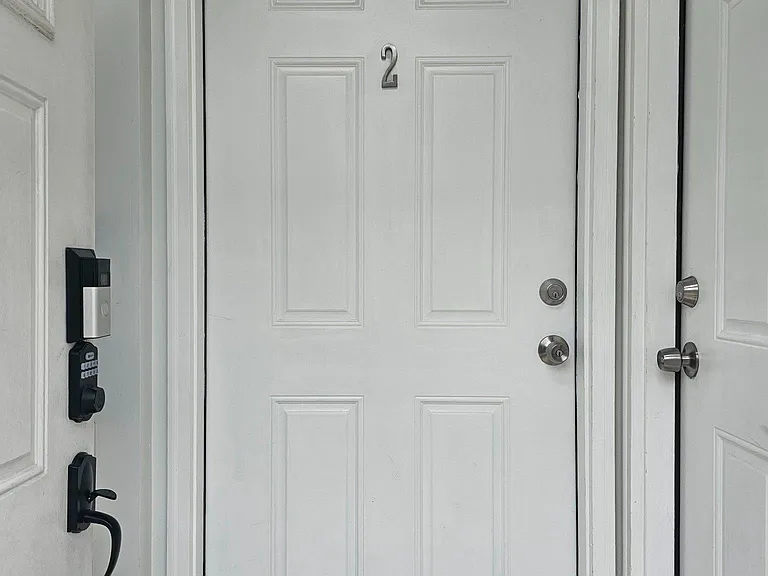 1912 W Baltimore St #2 — Photo 2