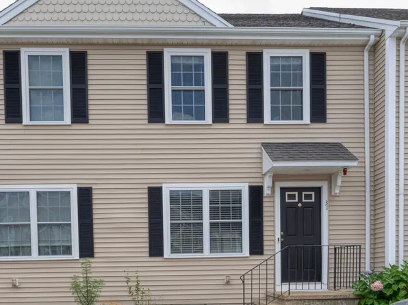 31 Boxberry Ln Unit 31, Rockland, MA 02370