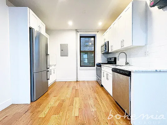 Rented by Bohemia Realty Group | media 9