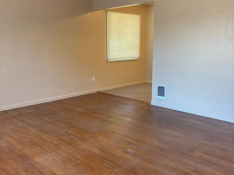 8113 & 8115 E Grace Ave — Photo 2