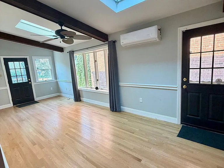 729 E Orange St — Photo 10
