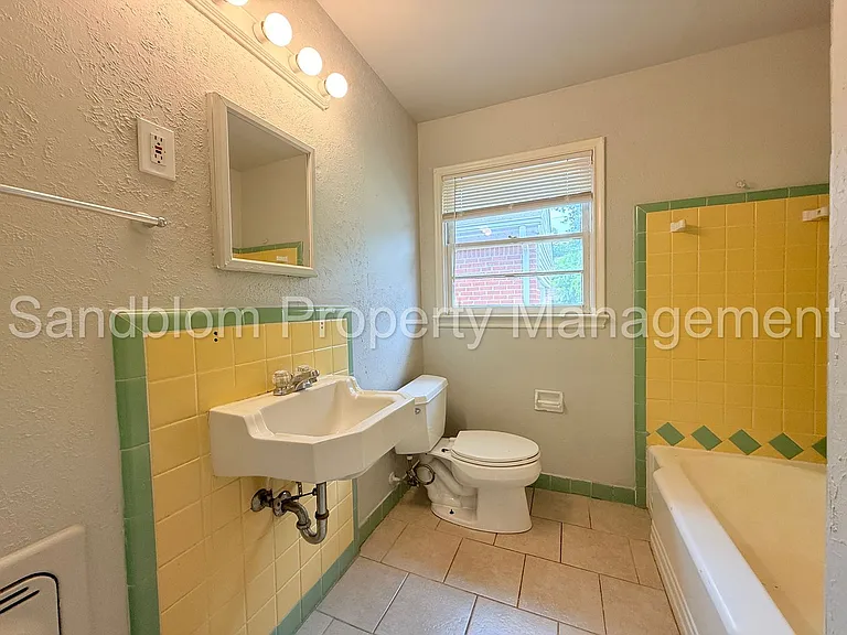4417 E 26th St — Photo 11
