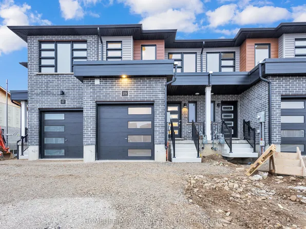 19 Wilkinson Ave, Cambridge, ON N1S 0C5