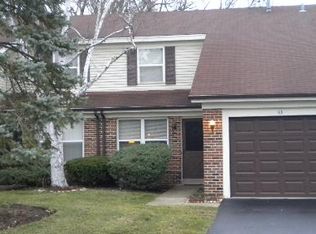 53 Pine Cir, Cary, IL 60013