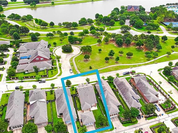 3rd image of 17015 Apple River Dr