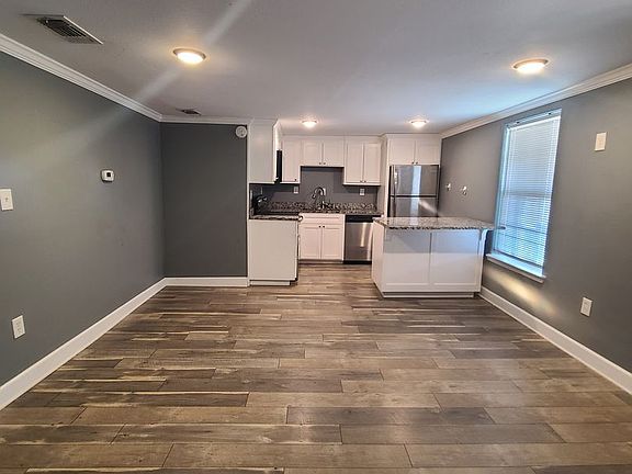 5th image of 216 Bowie St #B