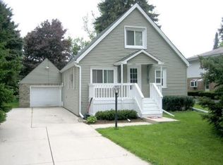 13905 Wrayburn Rd, Elm Grove, WI 53122