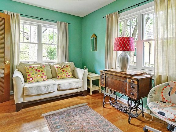 5th image of 905 Sheridan Ave