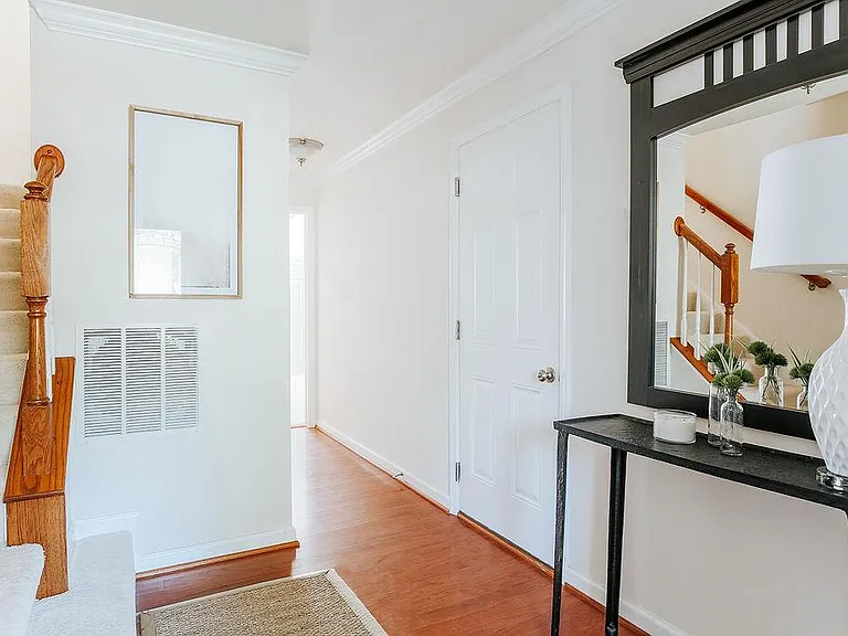 1471 Wickham Pond Dr — Photo 3