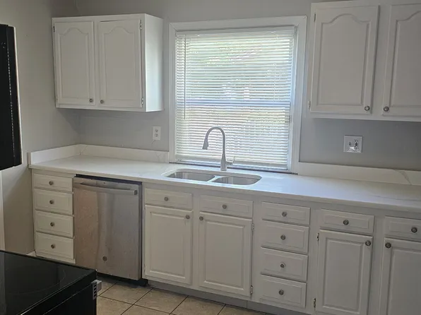 (undisclosed Address), Lansing, MI 48910
