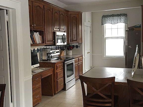 2nd image of 130 College Ave