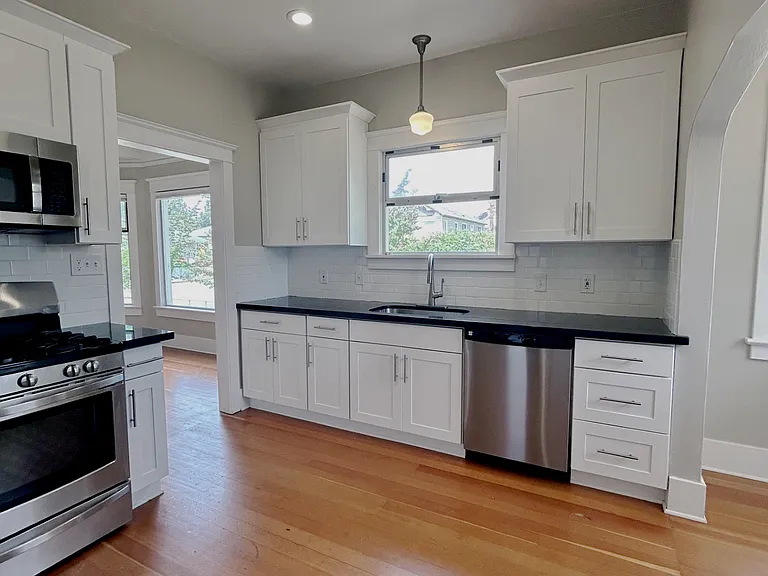5602 46th Ave SW — Photo 9