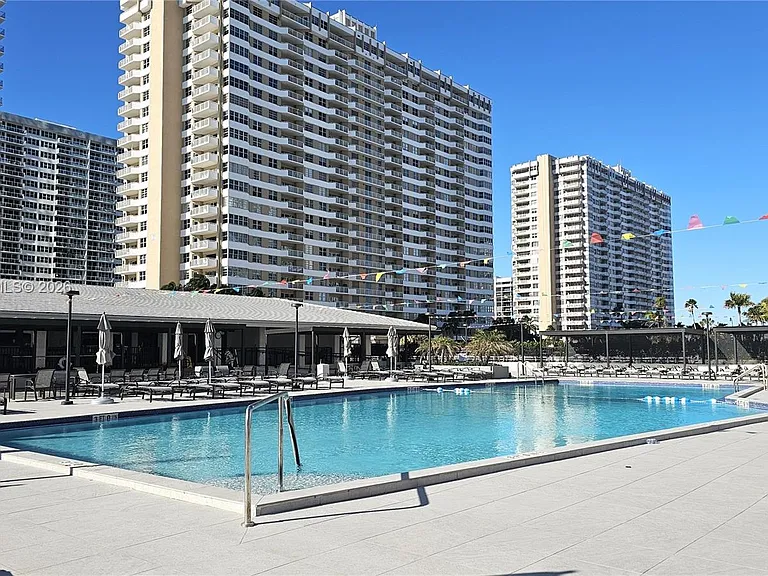 1980 S Ocean Dr #7M — Photo 52