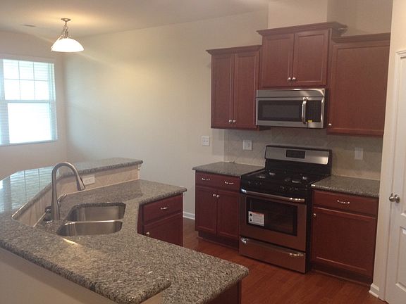4th image of 3266 Yarmouth Ln