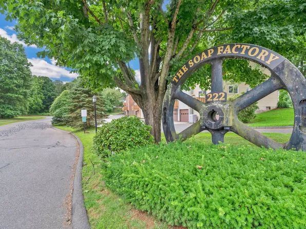 222 Williams St E, Glastonbury, CT 06033