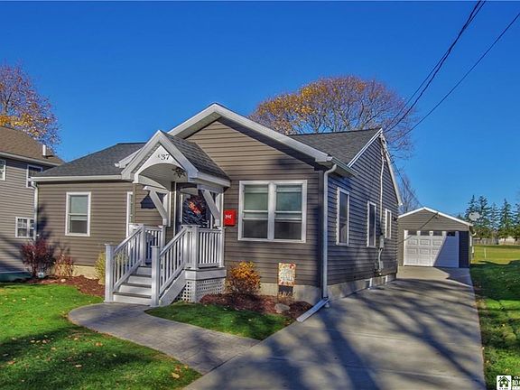 2nd image of 37 Gwendolin Ave