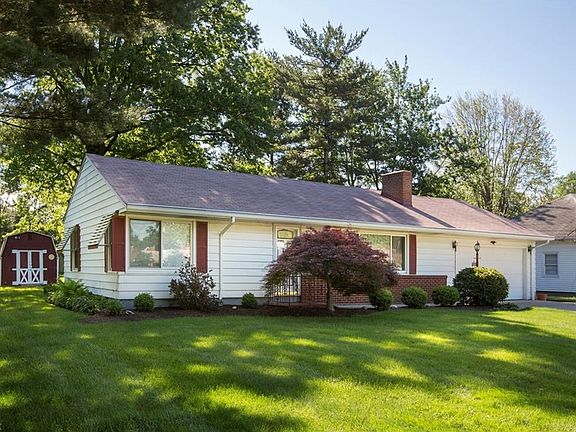3rd image of 4863 W 210th St