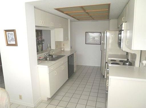 4th image of 8699 Ashbury Dr