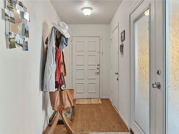 2nd image of 3005 Jennifer Dr