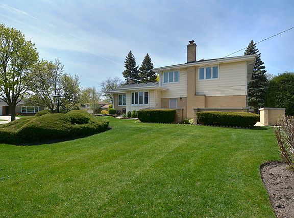3rd image of 713 S Crestwood Ln