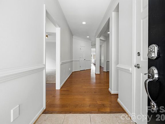 5th image of 141 Wren Hill Dr