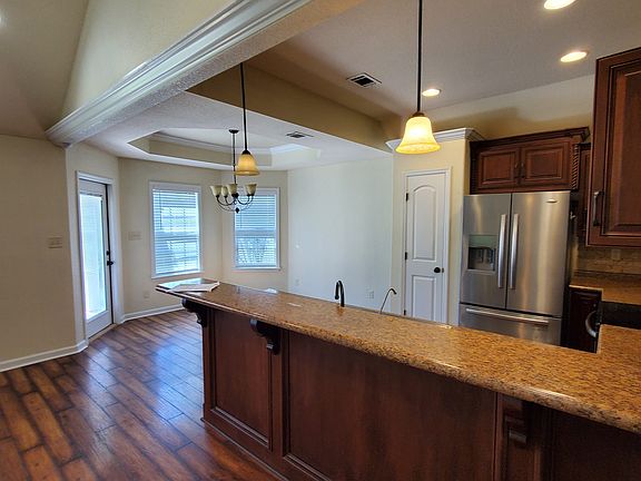 2nd image of 4020 Glen Laurel Dr N