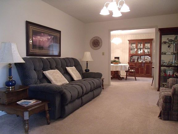4th image of 376 Country Estates Dr