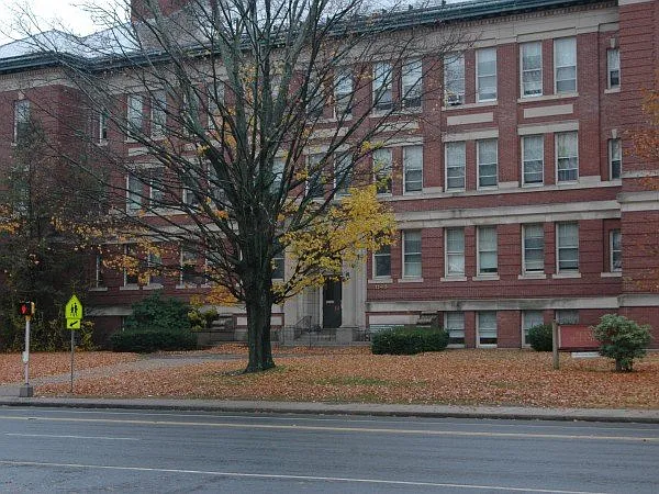 Building Photo 3