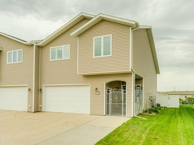 1724 Calgary Loop, Bismarck, ND, 58503