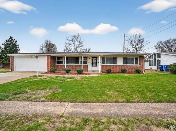 2670 Northridge Pl, Florissant, MO 63033