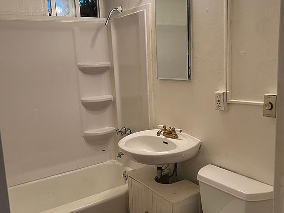 5th image of 2700 E Yesler Way #8