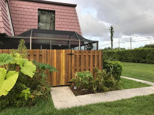 7719 Courtyard Run W, Boca Raton, FL 33433