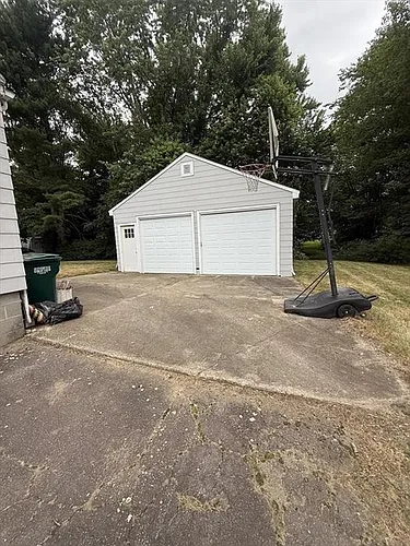 94 Pleasant St Photo 1