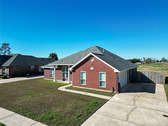 4th image of 2305 Country Club Dr