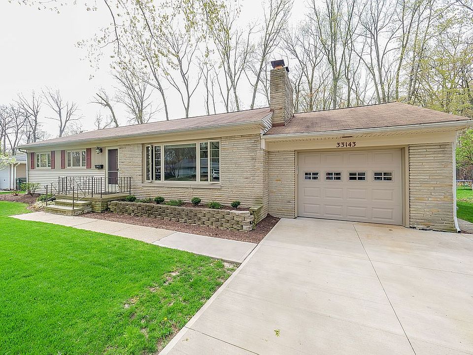 1st image of 33143 Redwood Blvd