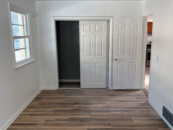 5th image of 108 S Loder Ave