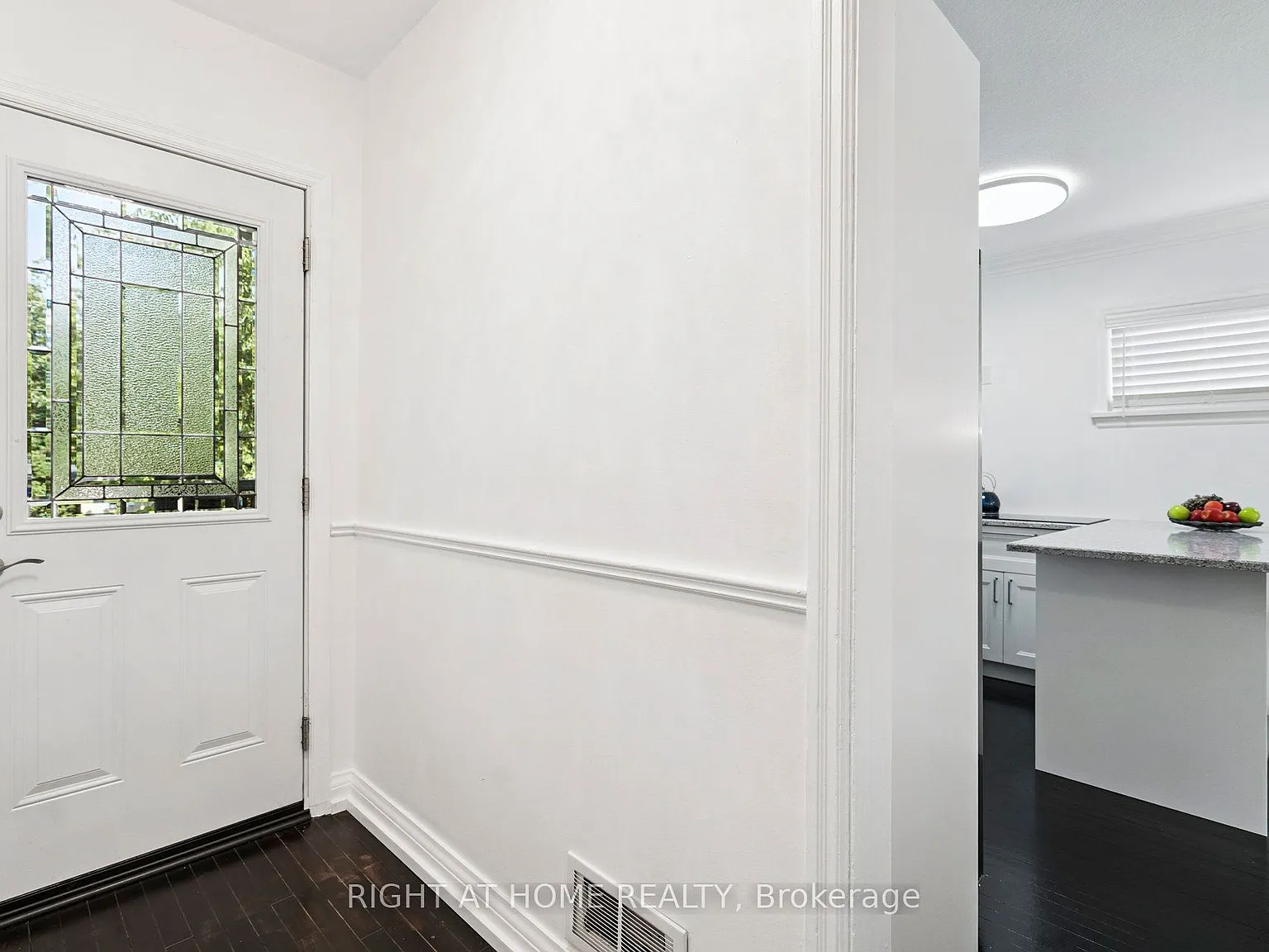 6 bed, $4,388 — Photo 3