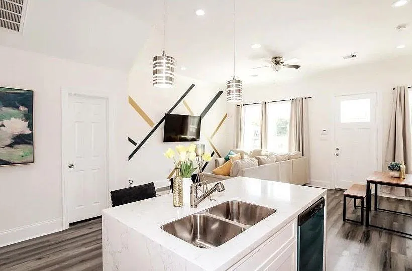 3 bed, 2.5 bath, $2,500 — Photo 4