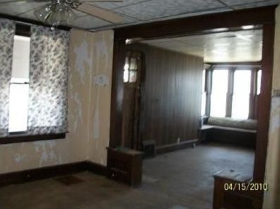 2nd image of 2047 Broadway St