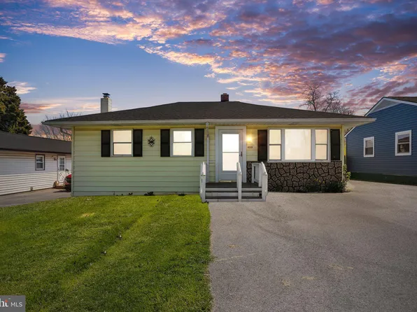 633 State Cir, Martinsburg, WV 25401
