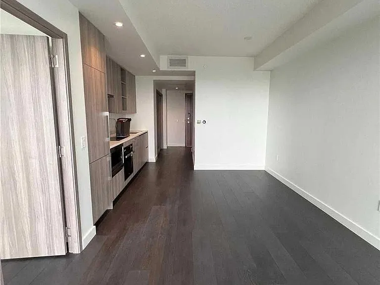 95 McMahon Dr #2605 — Photo 5